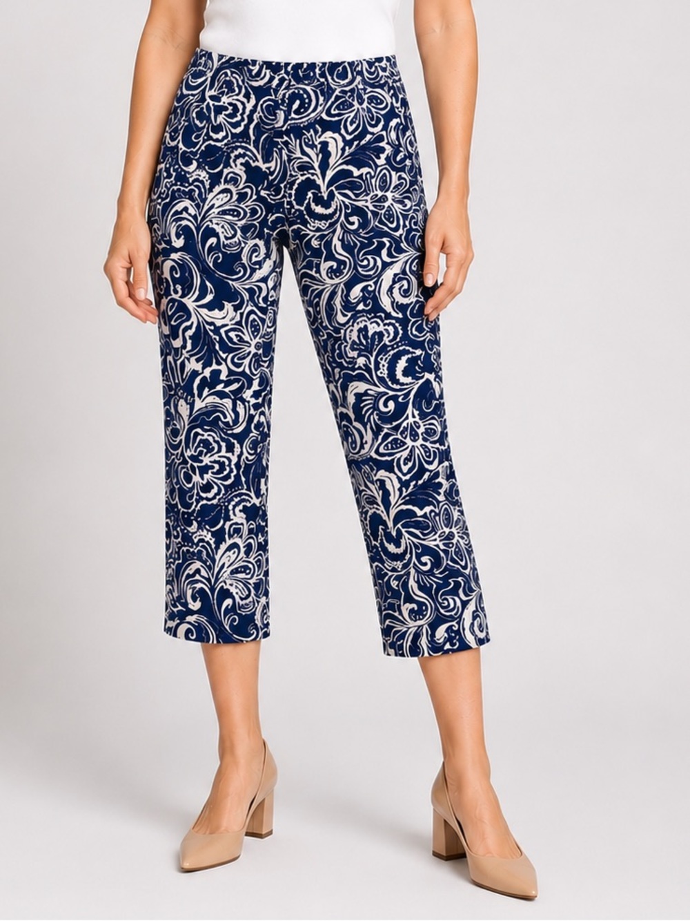 Chicos Crop Pants Sz 3 Floral XL Pull On Stretch Waist Blue White Cropped Capri